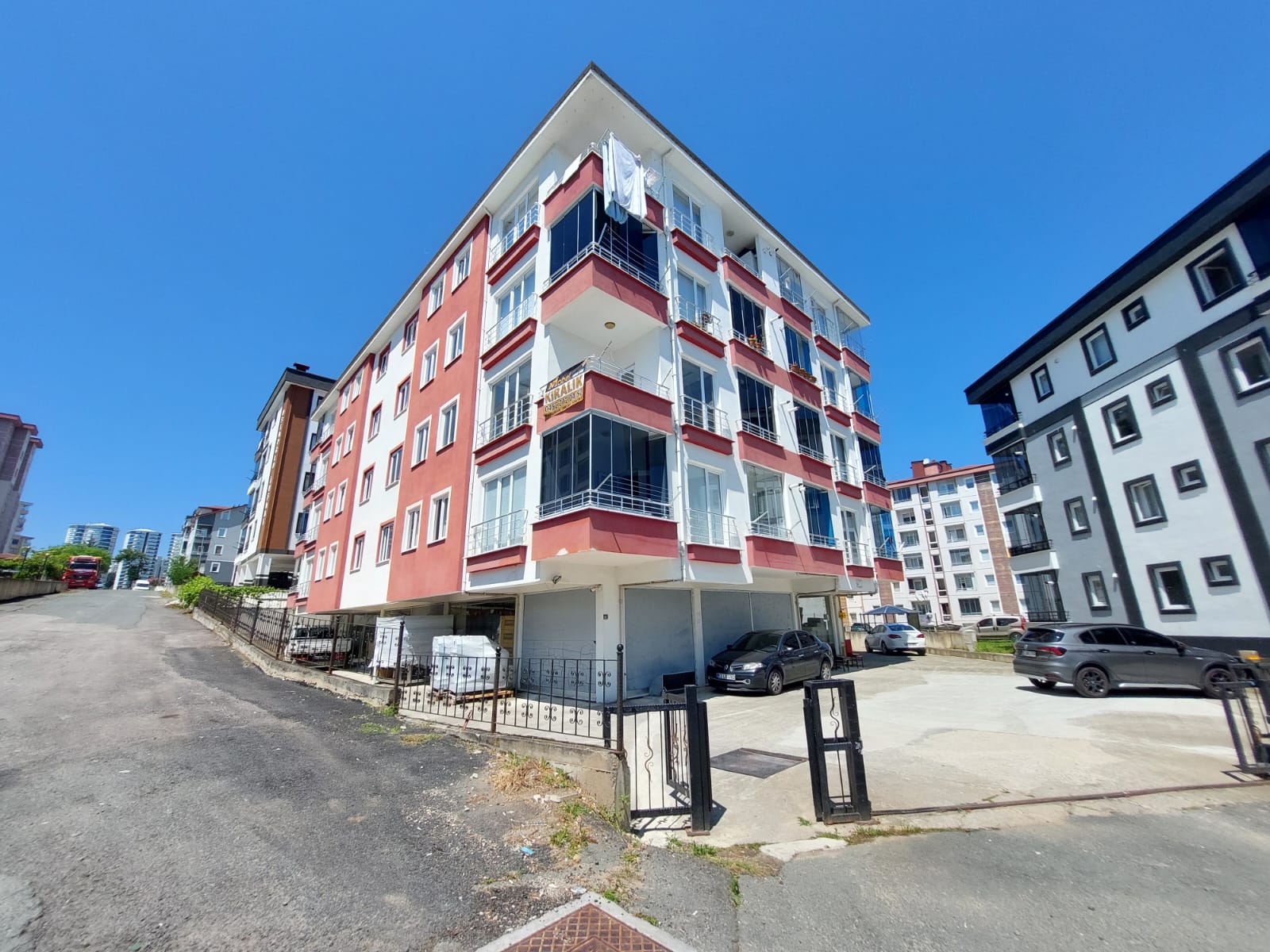 ŞAHİNCİLİ MAH. UMUT HASTANESİ ARKASINDA KİRALIK 3+1 DAİRE